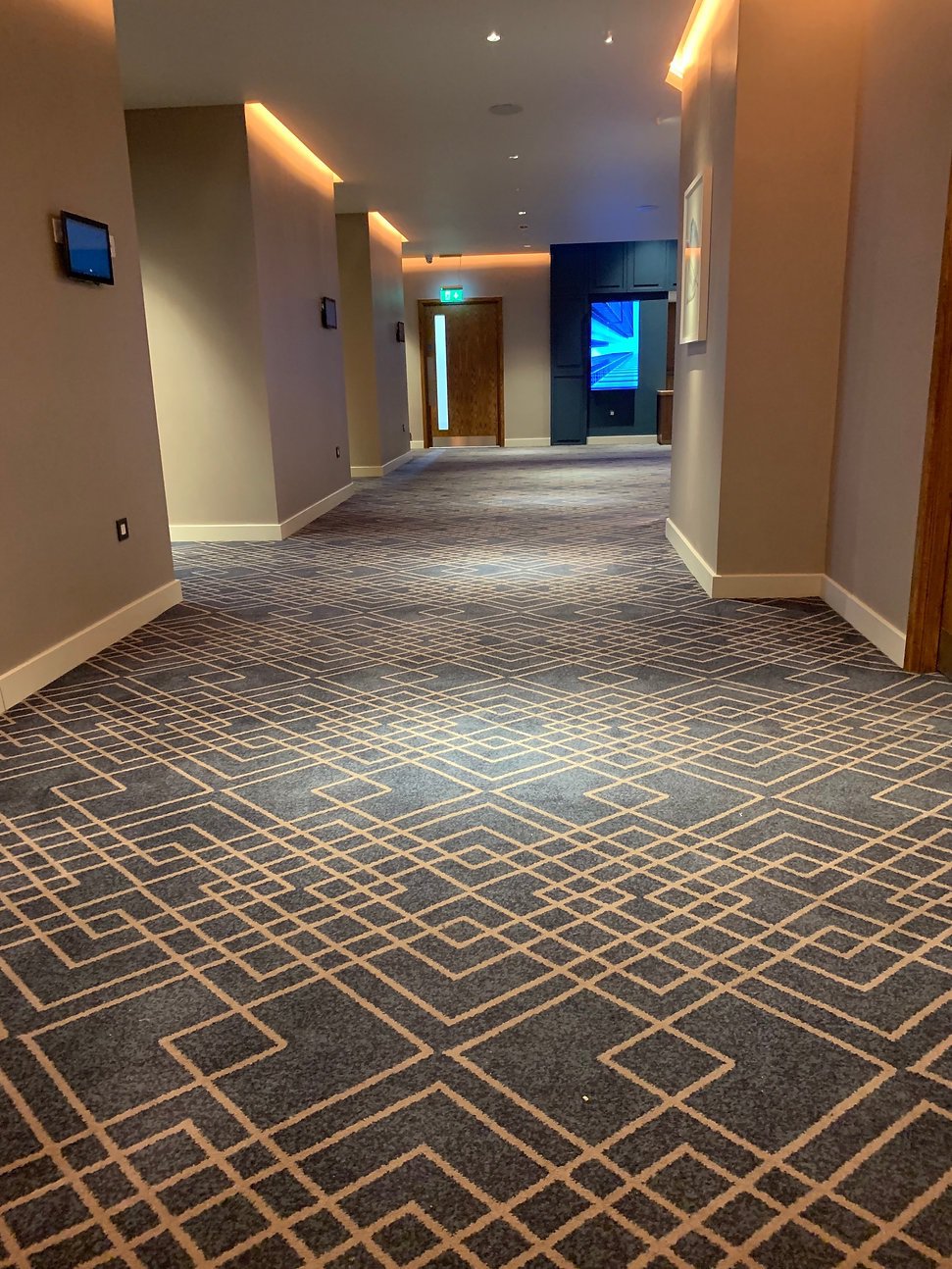 GEOMETRIC - Wilton &amp; Axminster - Dezen