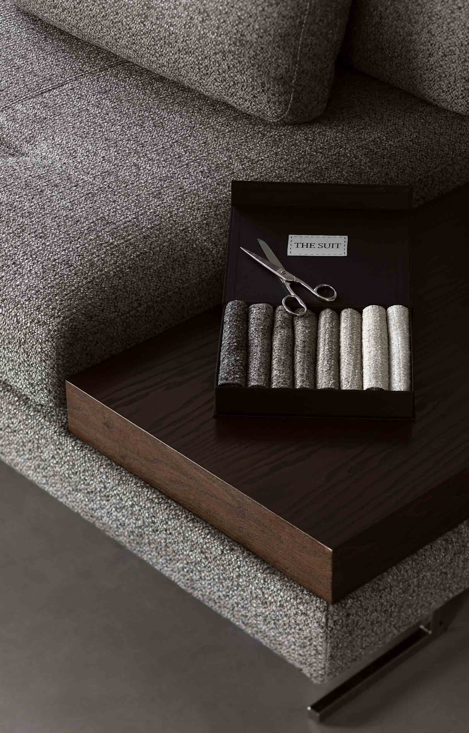THE SUIT - Dezen